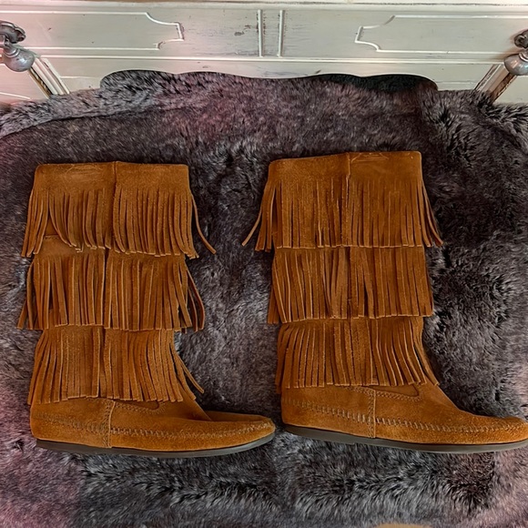 3- Layer Fringe Boot - Picture 1 of 5